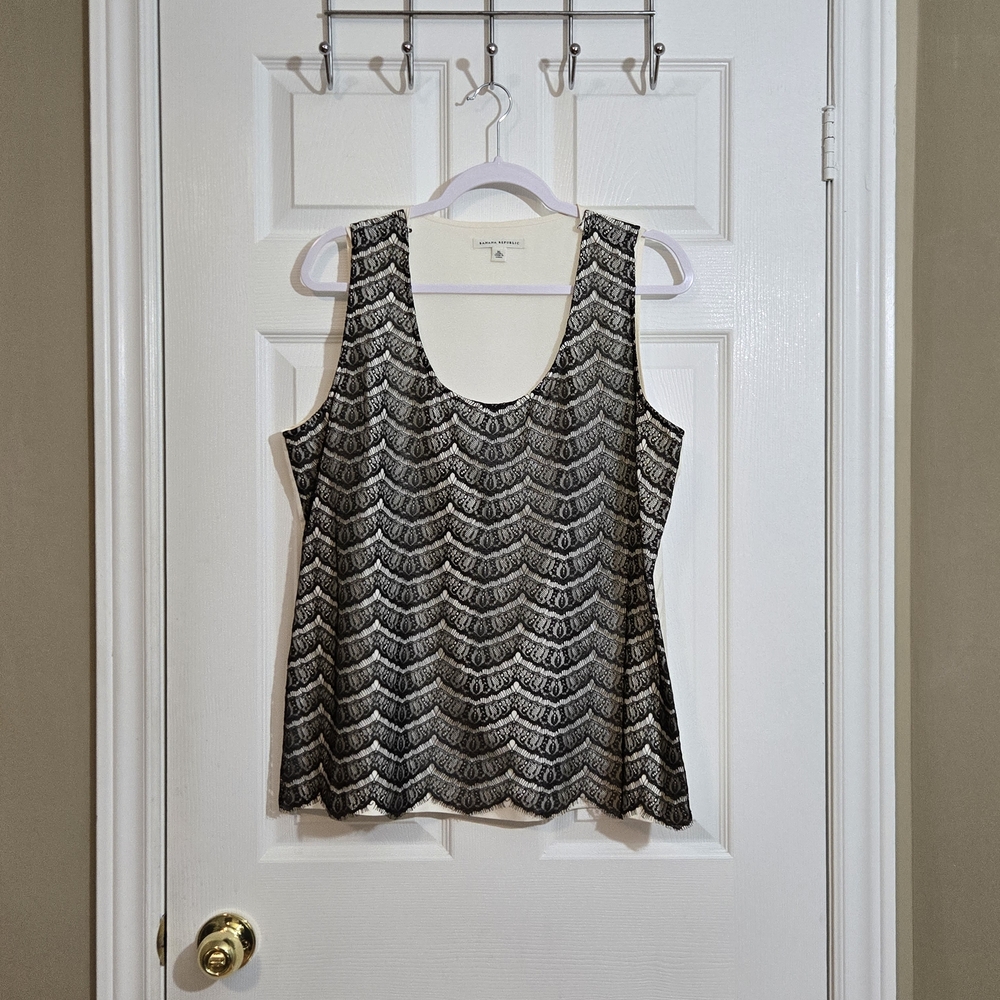 Banana Republic Women's Lace Silky Sleeveless Top ~ Sz. Large ~ EUC ~
